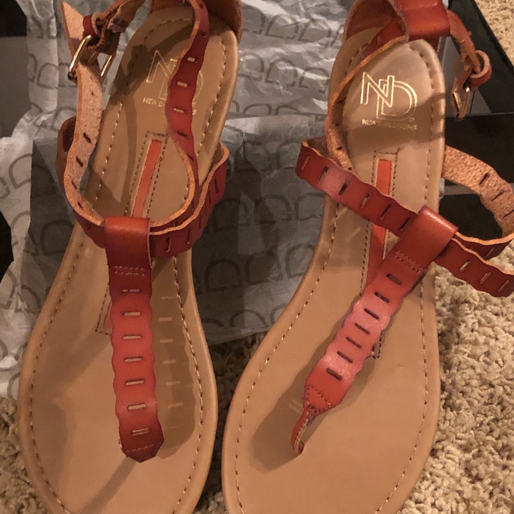 New Direction ocean tan sandals sz 8 NWT